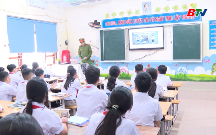 Tuy&ecirc;n truyền n&acirc;ng cao nhận thức cho học sinh về tội phạm tr&ecirc;n kh&ocirc;ng gian mạng