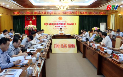 UBND tỉnh họp phi&ecirc;n chuy&ecirc;n đề th&aacute;ng 9