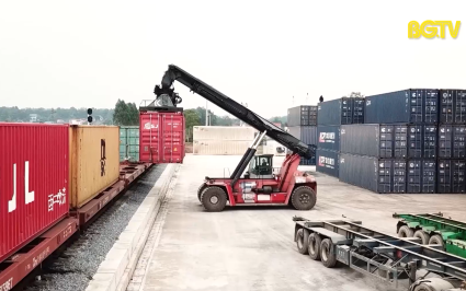 Vận chuyển h&agrave;ng ho&aacute; qua ga K&eacute;p tăng gần 50%  