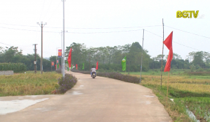 Vận động hiến đất l&agrave;m đường giao th&ocirc;ng n&ocirc;ng th&ocirc;n