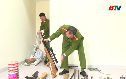 Vận động thu hồi nhiều vũ kh&iacute;, vật liệu nổ 