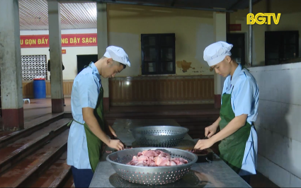 Vất vả nhiệm vụ anh nu&ocirc;i