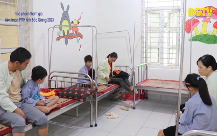 Vẽ tranh tặng bệnh nhi - Việc l&agrave;m nhỏ &yacute; nghĩa lớn