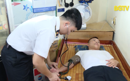 V&igrave; nh&acirc;n d&acirc;n qu&ecirc;n m&igrave;nh 