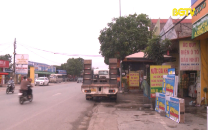 Vi phạm h&agrave;nh lang giao th&ocirc;ng tr&ecirc;n đường tỉnh 293 