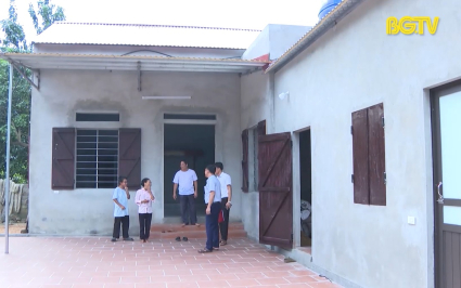 Việt Y&ecirc;n: &ldquo;3 kh&ocirc;ng&rdquo; trong hỗ trợ x&oacute;a nh&agrave; tạm, nh&agrave; dột n&aacute;t 
