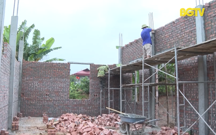 Việt Y&ecirc;n ho&agrave;n th&agrave;nh khởi c&ocirc;ng x&oacute;a nh&agrave; tạm nh&agrave; dột n&aacute;t