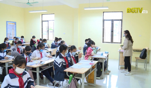 Việt Y&ecirc;n: Học sinh THCS "v&ugrave;ng xanh" trở lại trường học