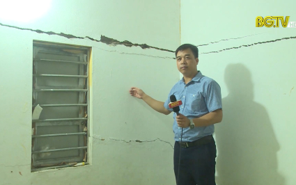 Việt Y&ecirc;n: Người d&acirc;n lo lắng v&igrave; nh&agrave; rạn nứt do thi c&ocirc;ng cầu Như Nguyệt