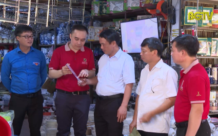 Việt Y&ecirc;n ra mắt m&ocirc; h&igrave;nh chợ d&acirc;n sinh kh&ocirc;ng d&ugrave;ng tiền mặt