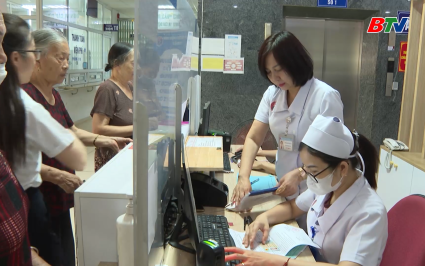 X&acirc;y dựng m&ocirc;i trường kh&aacute;m, chữa bệnh văn minh, th&acirc;n thiện 
