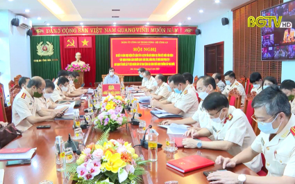 X&acirc;y dựng phong c&aacute;ch CAND bản lĩnh, nh&acirc;n văn, v&igrave; nh&acirc;n d&acirc;n phục vụ