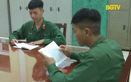 X&acirc;y dựng văn ho&aacute; đọc cho bộ đội 