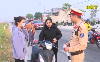Xử l&yacute; nghi&ecirc;m m&ocirc; t&ocirc;, xe m&aacute;y điện vi phạm giao th&ocirc;ng tr&ecirc;n QL 37