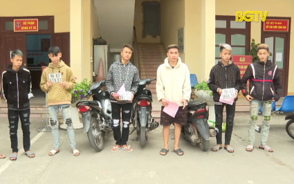 Xử l&yacute; nh&oacute;m thanh, thiếu ni&ecirc;n đi xe m&ocirc; t&ocirc; lạng l&aacute;ch, đ&aacute;nh v&otilde;ng tr&ecirc;u CSGT