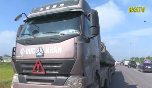 Xử l&yacute; xe qu&aacute; tải đi v&agrave;o đường gom d&acirc;n sinh