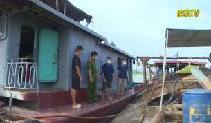 Y&ecirc;n Dũng: Bắt giữ 2 t&agrave;u h&uacute;t c&aacute;t tr&aacute;i ph&eacute;p tr&ecirc;n s&ocirc;ng Cầu