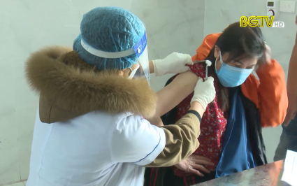 Y&ecirc;n Dũng: N&acirc;ng cao tỷ lệ bao phủ vắc xin