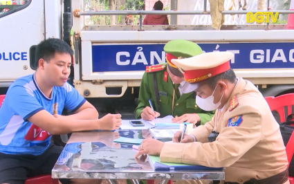 Y&ecirc;n Thế: N&acirc;ng cao &yacute; thức đối với người tham gia giao th&ocirc;ng